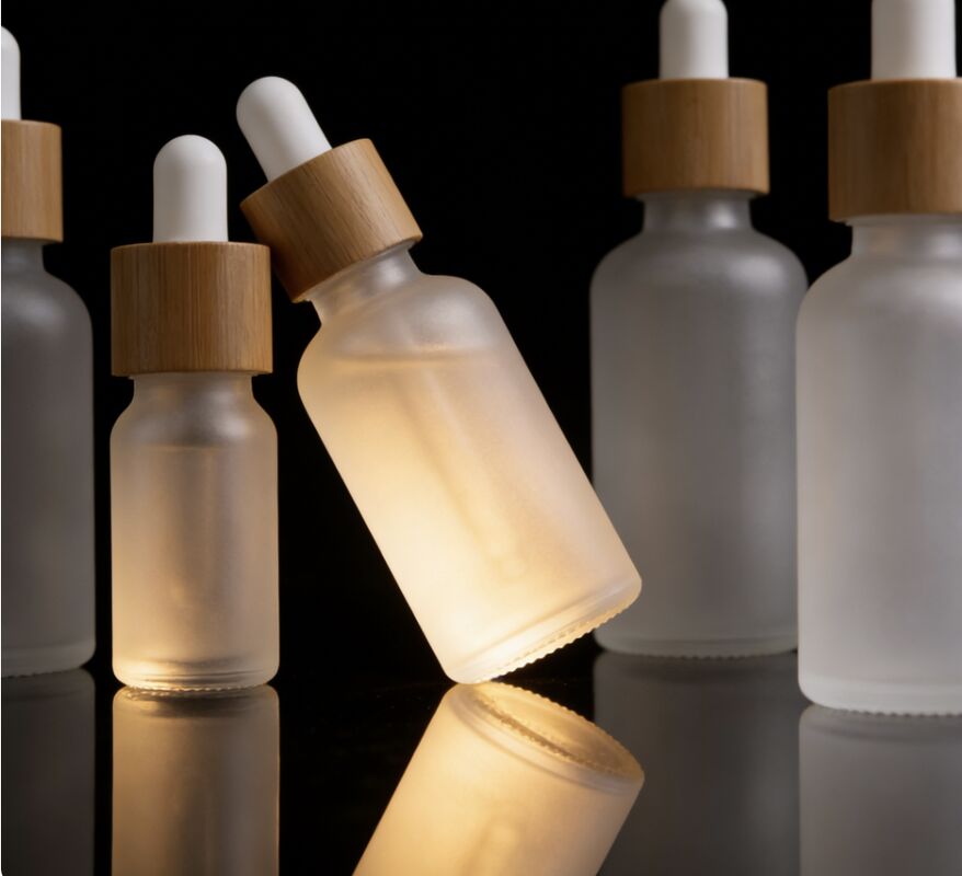 Plastic Shoulder With Rubber Lid Travel Bottle Featuring Blank Or Printed Calibration Perfect for Travel and Daily Hydration Needs