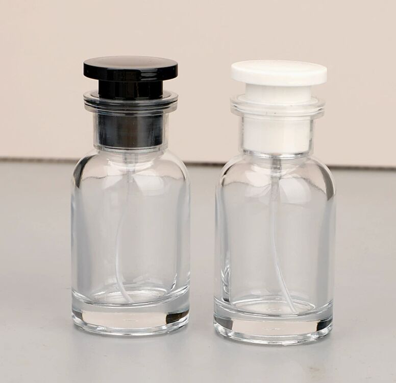 30/50/100ml manufacture a wide range of glass products with customizable finishing processes including spray coating, silk screen printing, decal firing, gold stamping and more.